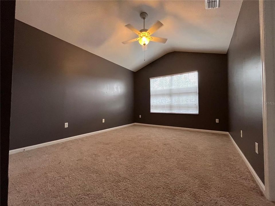 For Rent: $2,195 (3 beds, 2 baths, 1665 Square Feet)