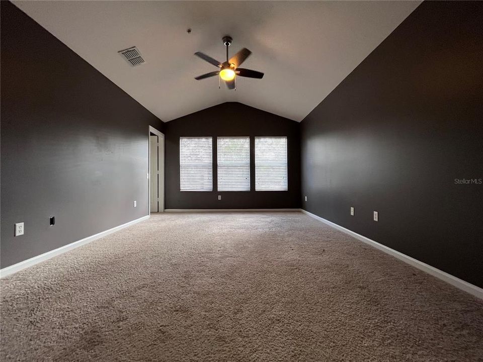 For Rent: $2,195 (3 beds, 2 baths, 1665 Square Feet)