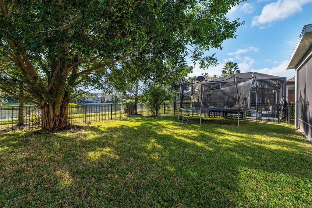 待售: $530,000 (5 贝兹, 2 浴室, 2359 平方英尺)