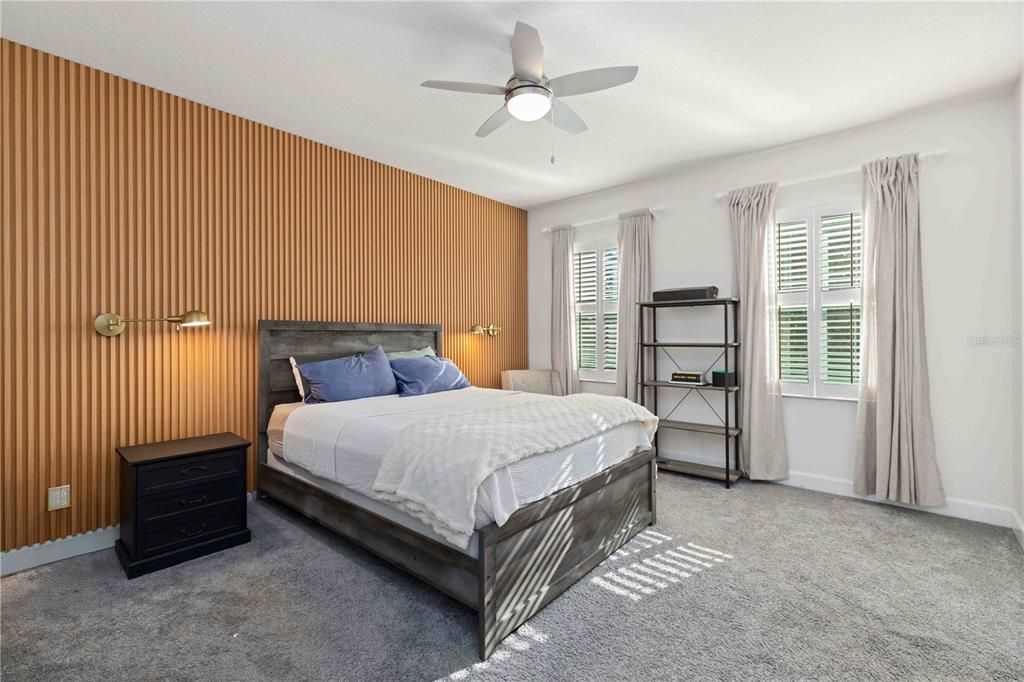 待售: $530,000 (5 贝兹, 2 浴室, 2359 平方英尺)