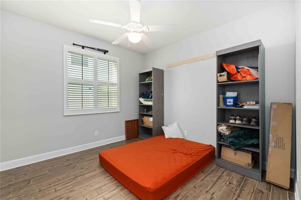 待售: $530,000 (5 贝兹, 2 浴室, 2359 平方英尺)