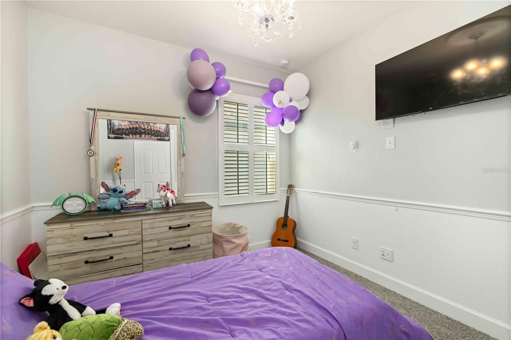 待售: $530,000 (5 贝兹, 2 浴室, 2359 平方英尺)