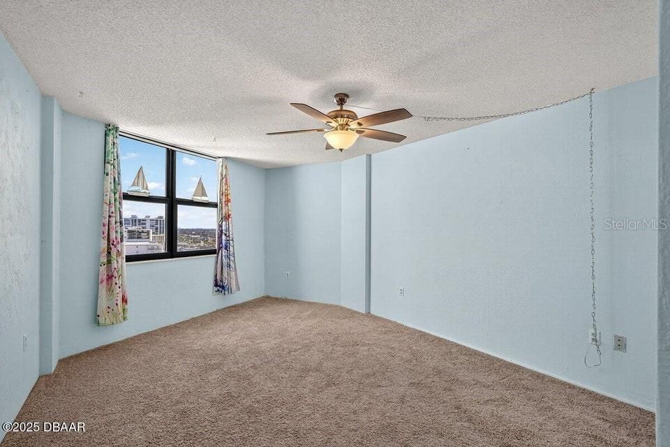 待售: $275,000 (2 贝兹, 2 浴室, 1225 平方英尺)