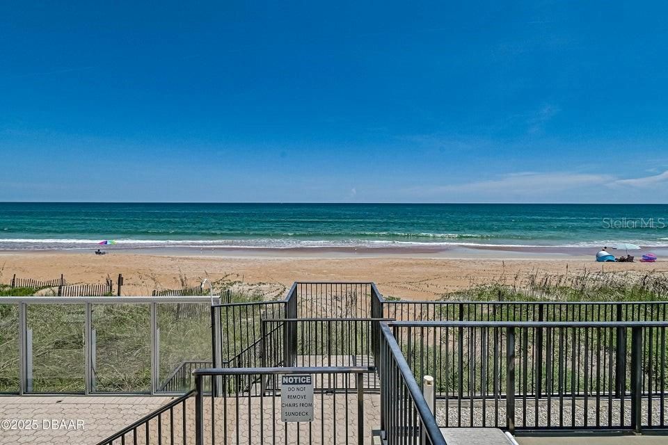 待售: $275,000 (2 贝兹, 2 浴室, 1225 平方英尺)