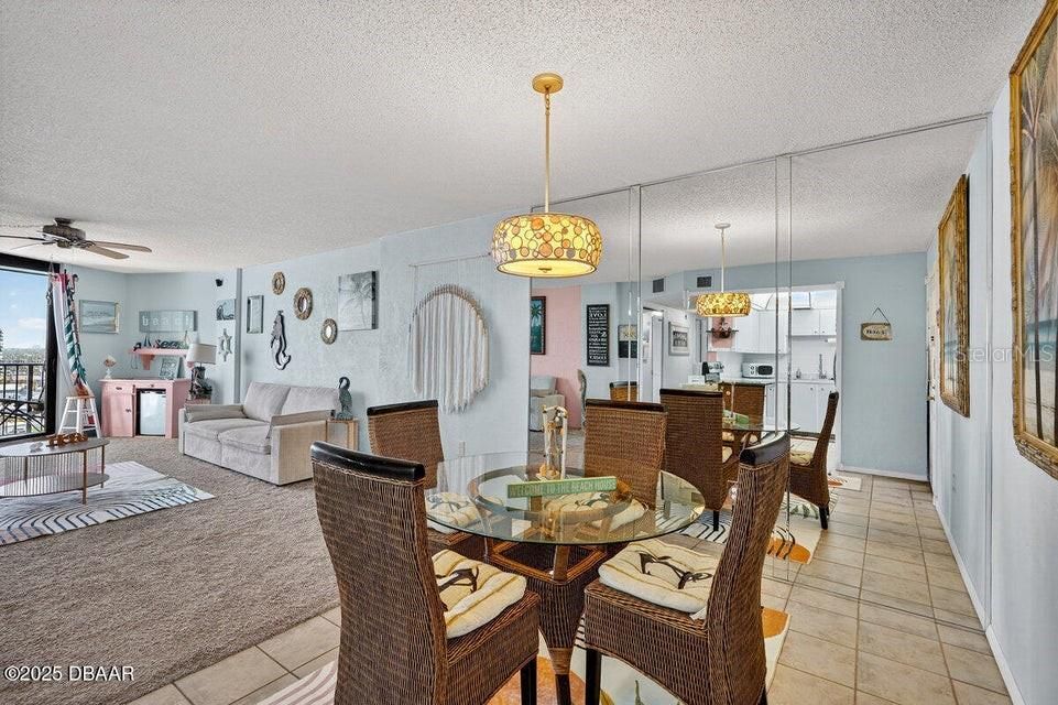 待售: $275,000 (2 贝兹, 2 浴室, 1225 平方英尺)