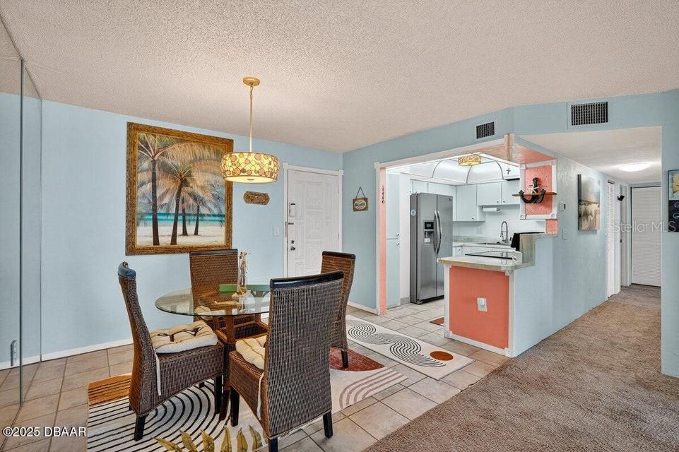 待售: $275,000 (2 贝兹, 2 浴室, 1225 平方英尺)