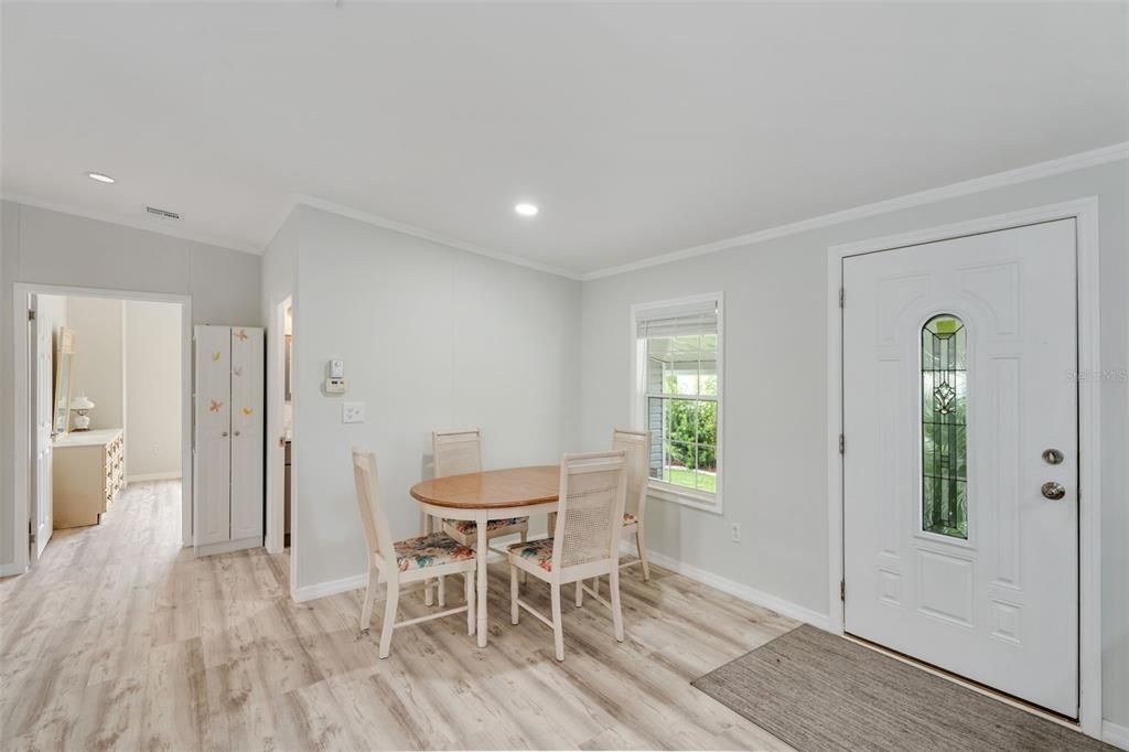 For Sale: $195,000 (2 beds, 2 baths, 1236 Square Feet)