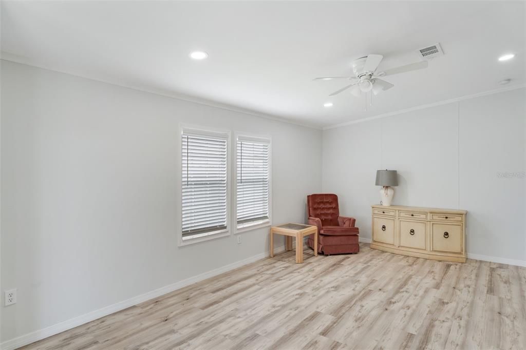 For Sale: $195,000 (2 beds, 2 baths, 1236 Square Feet)