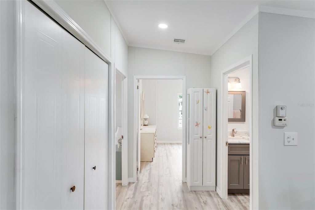 For Sale: $195,000 (2 beds, 2 baths, 1236 Square Feet)