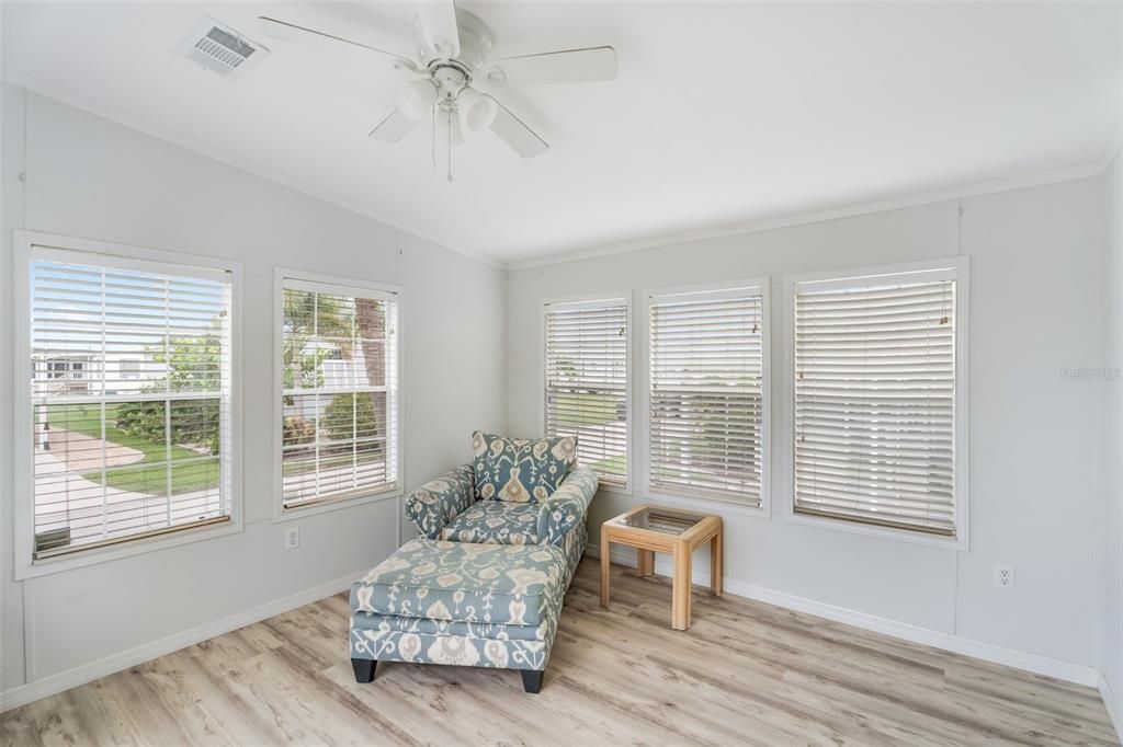 For Sale: $195,000 (2 beds, 2 baths, 1236 Square Feet)