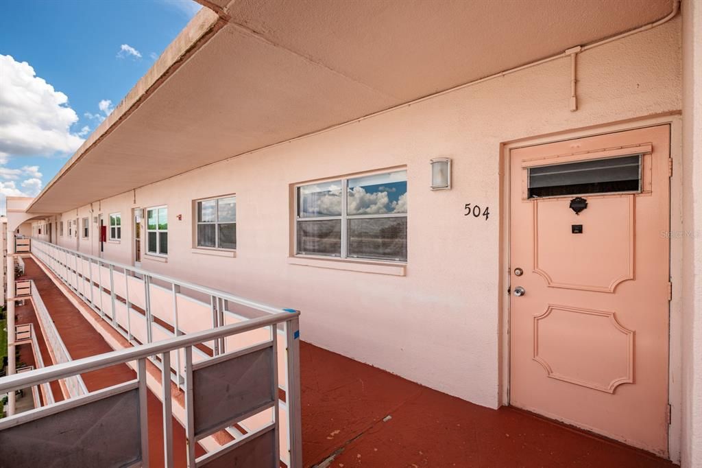 For Sale: $150,000 (2 beds, 2 baths, 1135 Square Feet)