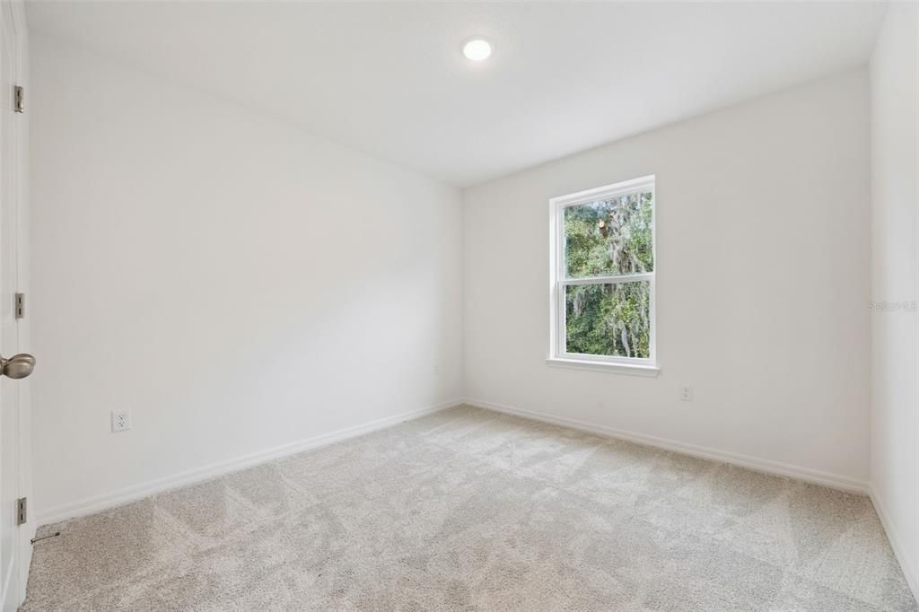 Под контрактом: $359,999 (4 спален, 2 ванн, 1860 Квадратных фут)