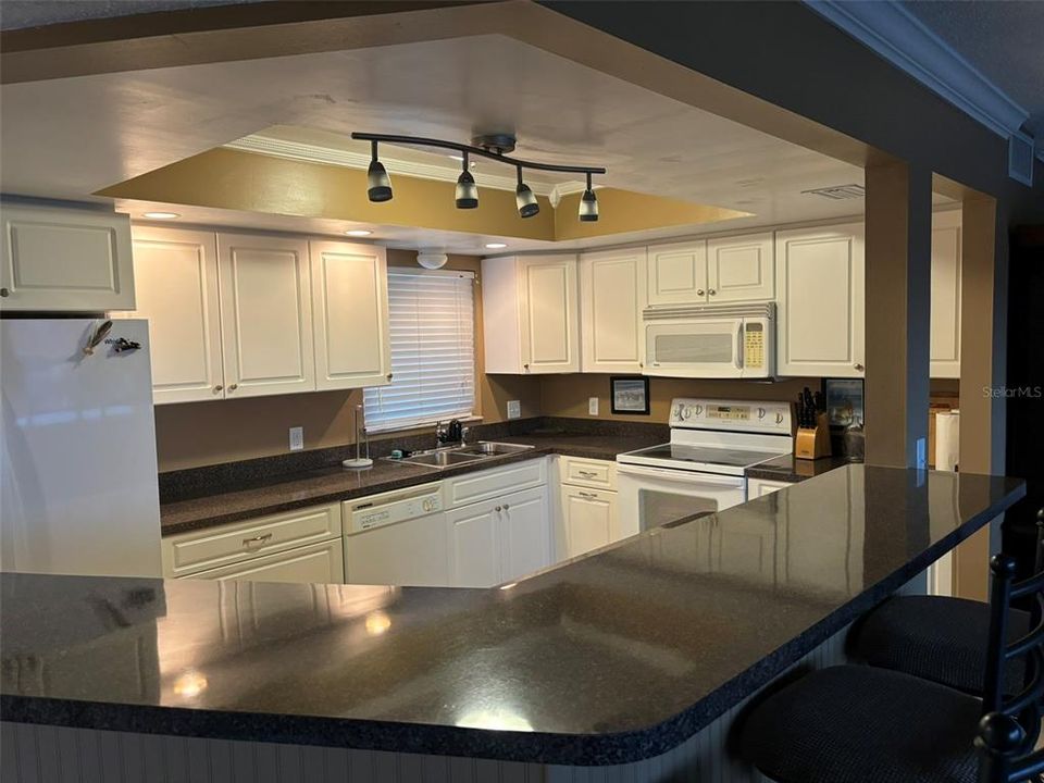 待售: $674,900 (2 贝兹, 2 浴室, 1139 平方英尺)