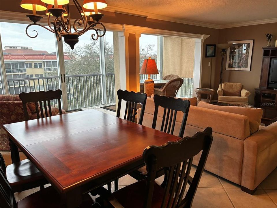 待售: $674,900 (2 贝兹, 2 浴室, 1139 平方英尺)