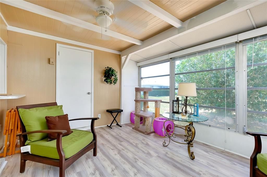 待售: $189,900 (2 贝兹, 2 浴室, 1100 平方英尺)