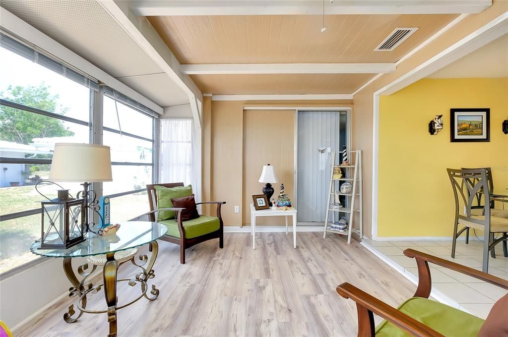 待售: $189,900 (2 贝兹, 2 浴室, 1100 平方英尺)