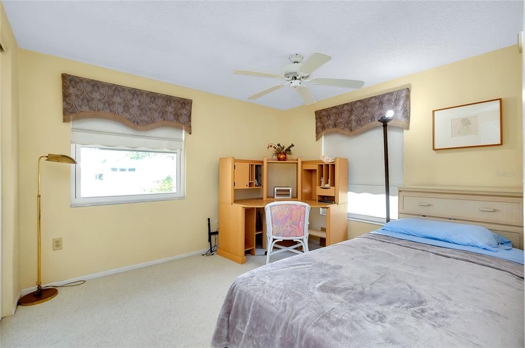 待售: $189,900 (2 贝兹, 2 浴室, 1100 平方英尺)