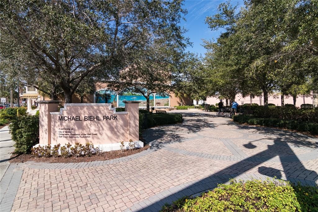 待售: $189,900 (2 贝兹, 2 浴室, 1100 平方英尺)