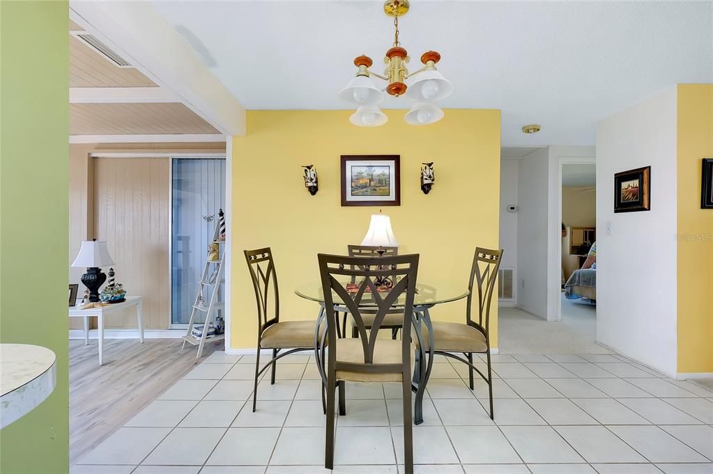 待售: $189,900 (2 贝兹, 2 浴室, 1100 平方英尺)