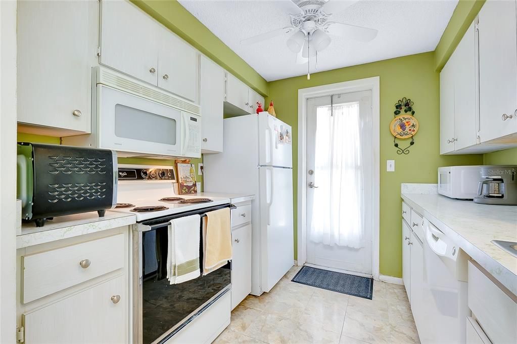 待售: $189,900 (2 贝兹, 2 浴室, 1100 平方英尺)