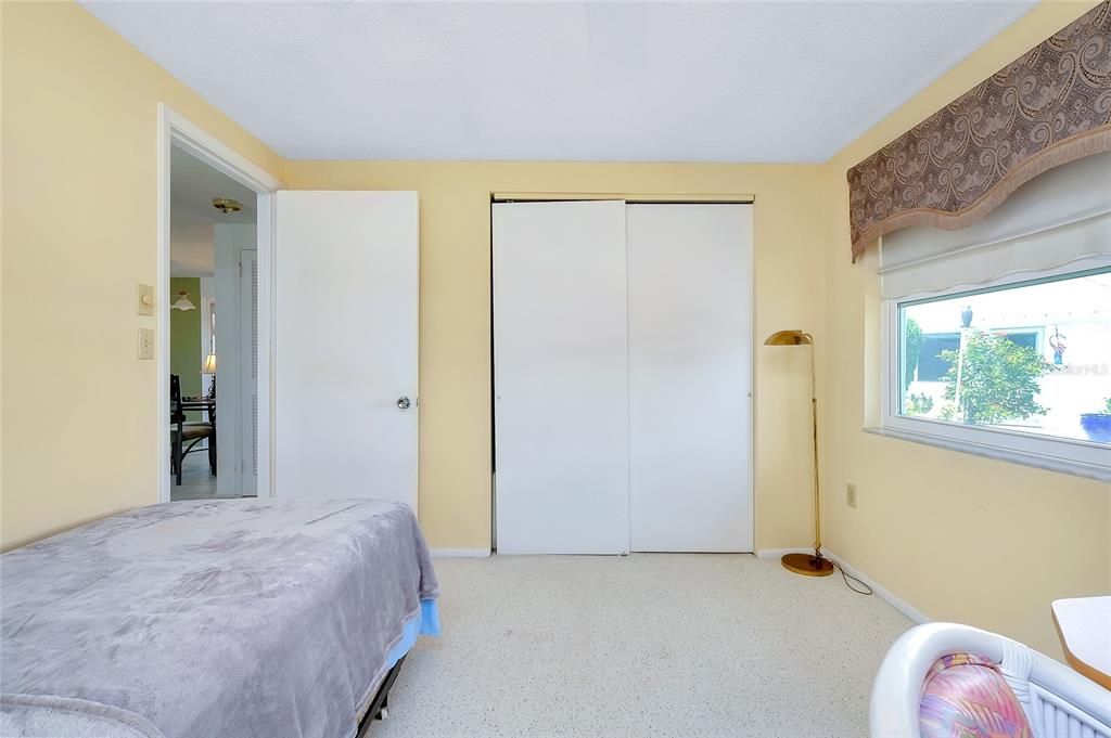 待售: $189,900 (2 贝兹, 2 浴室, 1100 平方英尺)