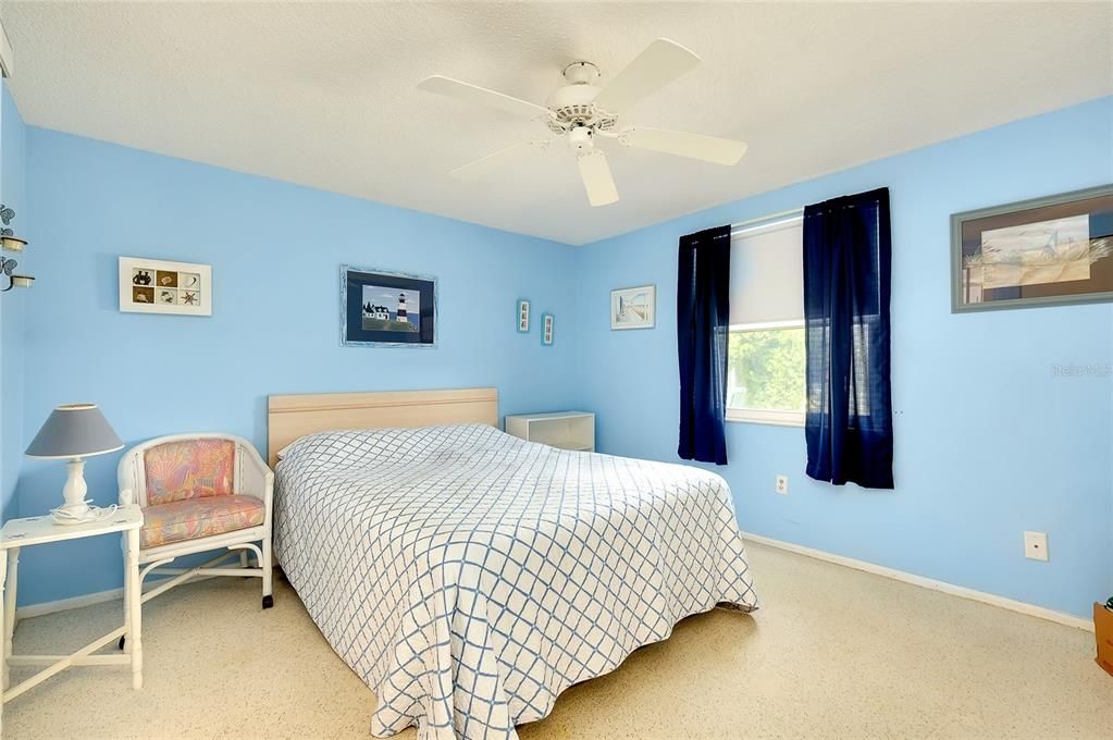 待售: $189,900 (2 贝兹, 2 浴室, 1100 平方英尺)