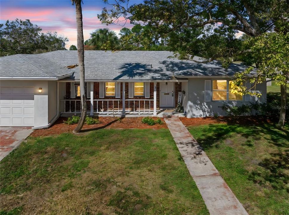 Recently Sold: $359,900 (4 beds, 2 baths, 2012 Square Feet)