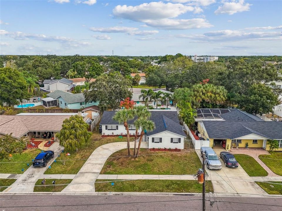 合同活跃: $554,999 (5 贝兹, 3 浴室, 1758 平方英尺)