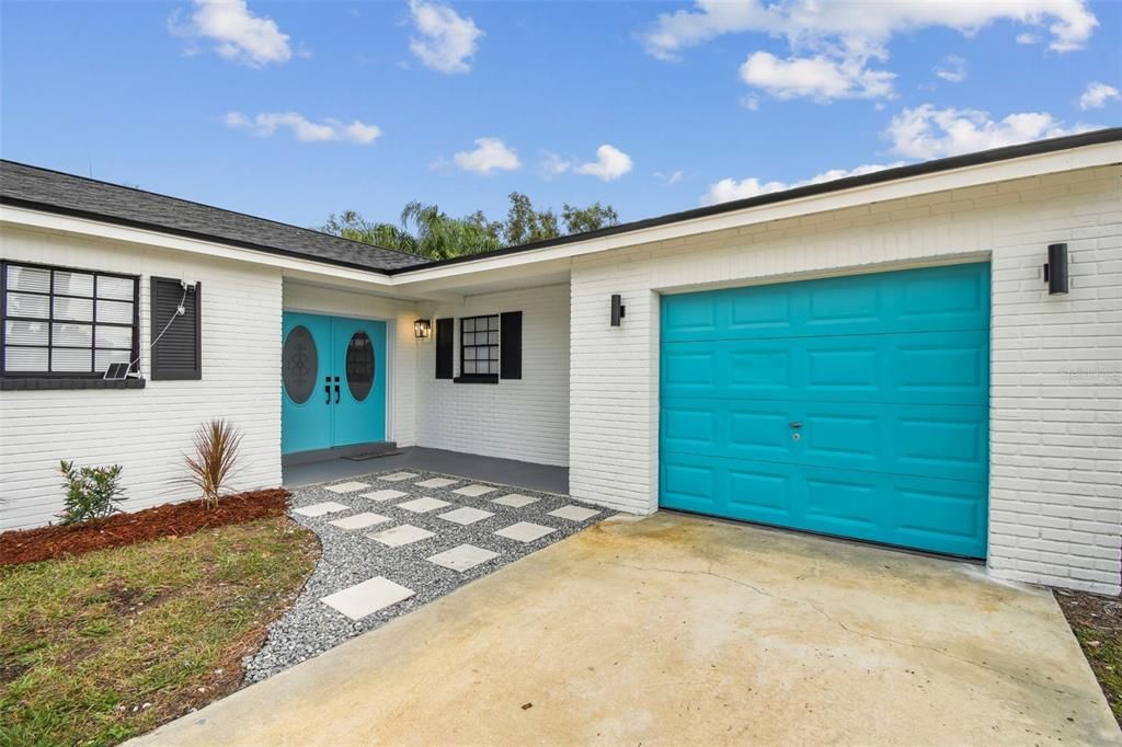 合同活跃: $554,999 (5 贝兹, 3 浴室, 1758 平方英尺)