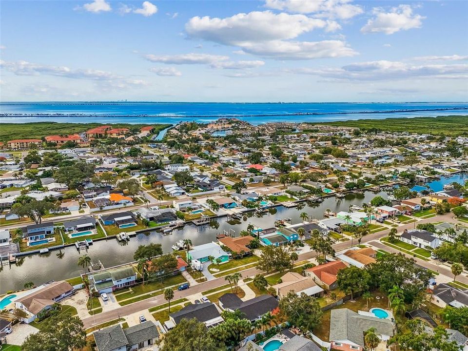 合同活跃: $554,999 (5 贝兹, 3 浴室, 1758 平方英尺)