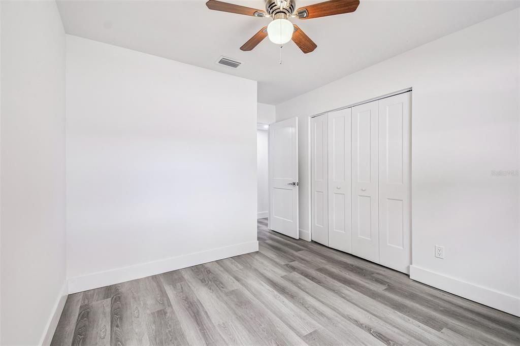 合同活跃: $554,999 (5 贝兹, 3 浴室, 1758 平方英尺)