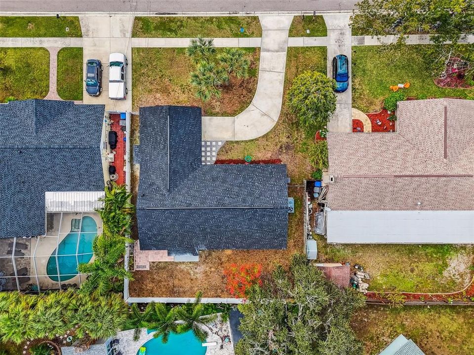 合同活跃: $554,999 (5 贝兹, 3 浴室, 1758 平方英尺)