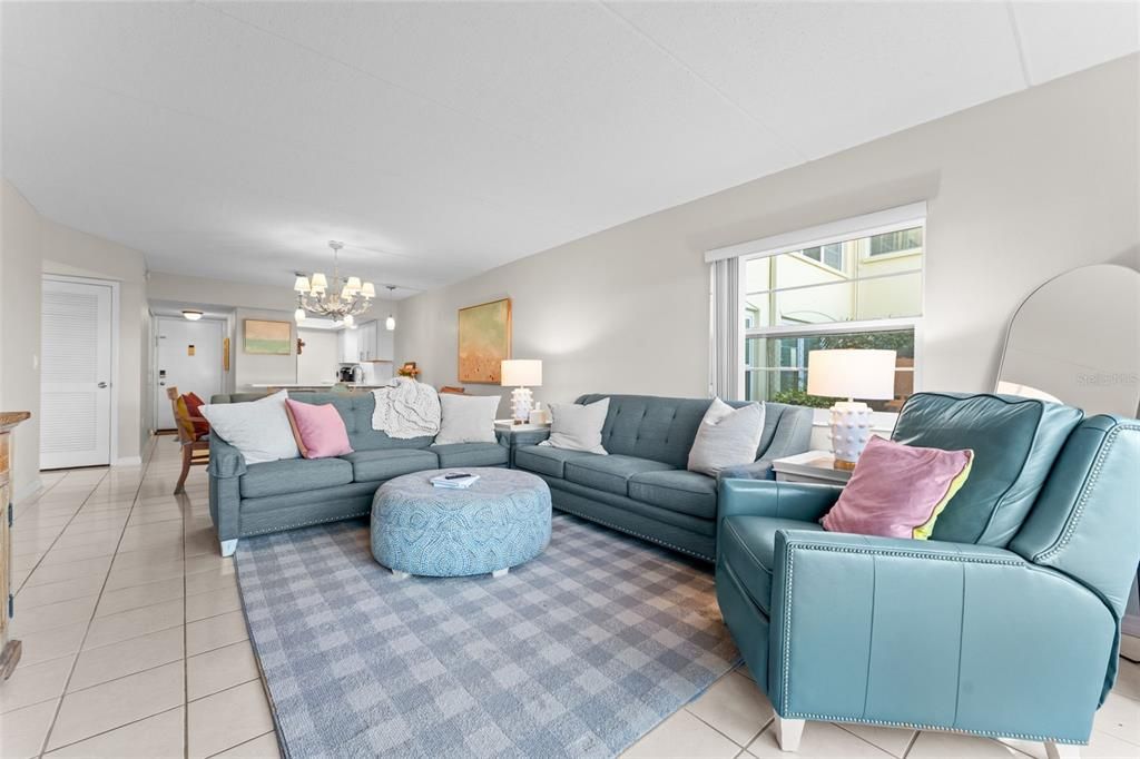 En Venta: $315,000 (2 camas, 2 baños, 1027 Pies cuadrados)