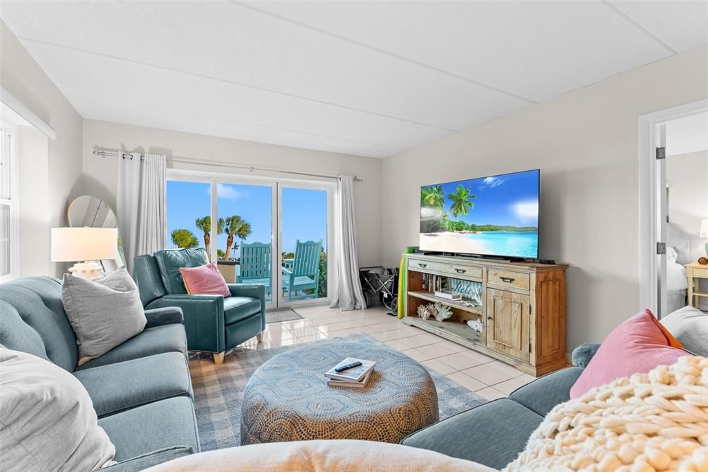 En Venta: $315,000 (2 camas, 2 baños, 1027 Pies cuadrados)