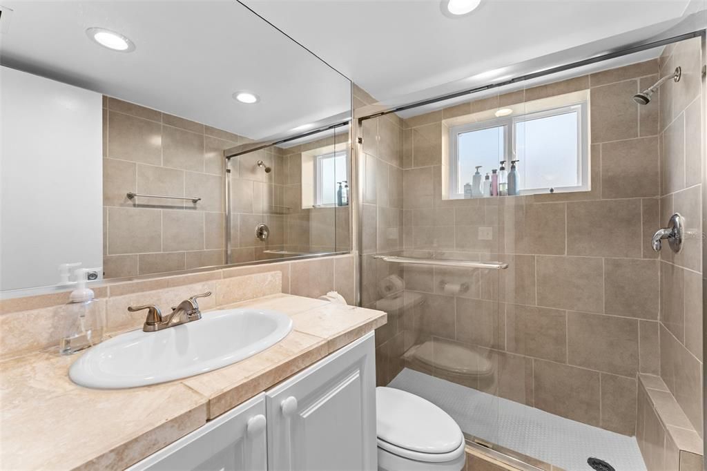 En Venta: $315,000 (2 camas, 2 baños, 1027 Pies cuadrados)