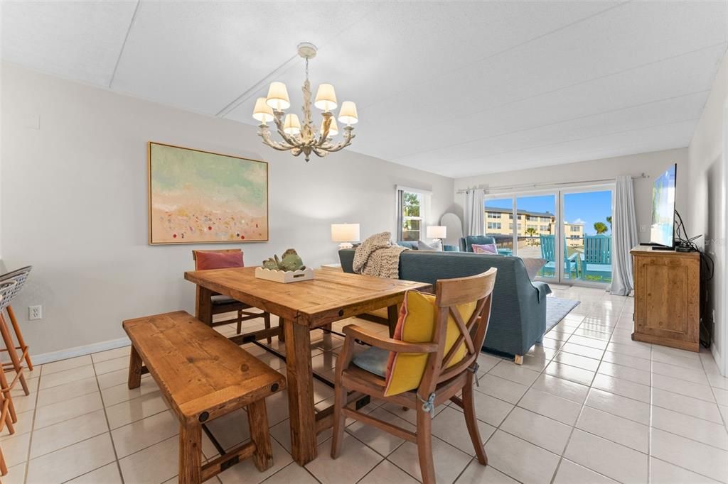 En Venta: $315,000 (2 camas, 2 baños, 1027 Pies cuadrados)