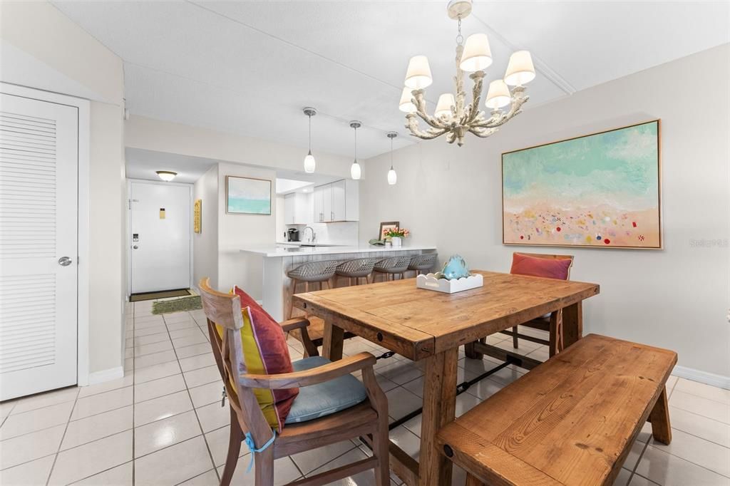 En Venta: $315,000 (2 camas, 2 baños, 1027 Pies cuadrados)