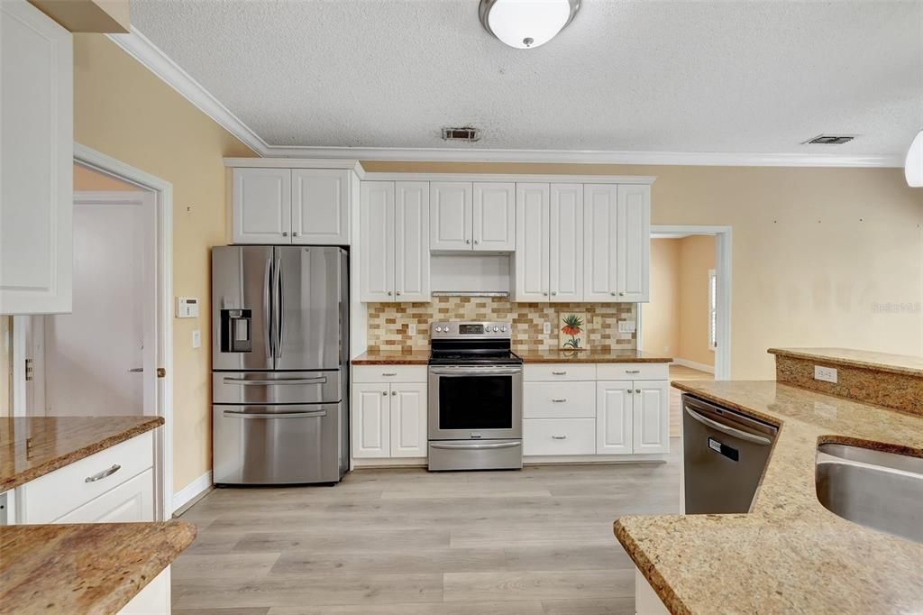 For Rent: $2,800 (3 beds, 2 baths, 1608 Square Feet)