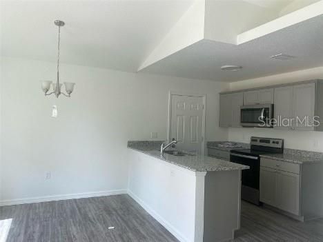 For Rent: $1,500 (3 beds, 2 baths, 1066 Square Feet)