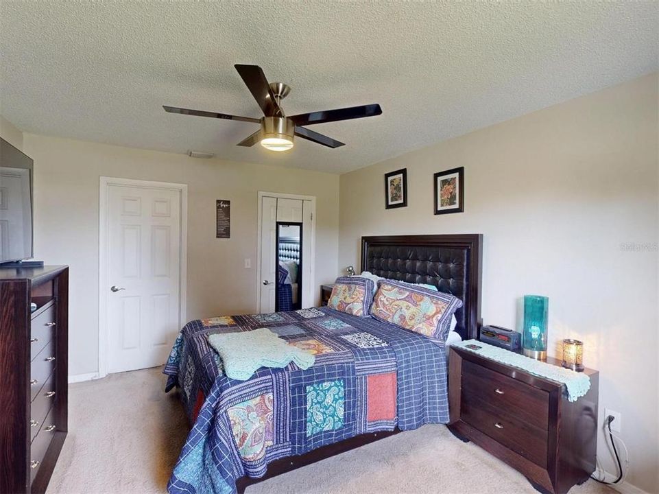 Activo con contrato: $214,900 (3 camas, 2 baños, 1282 Pies cuadrados)