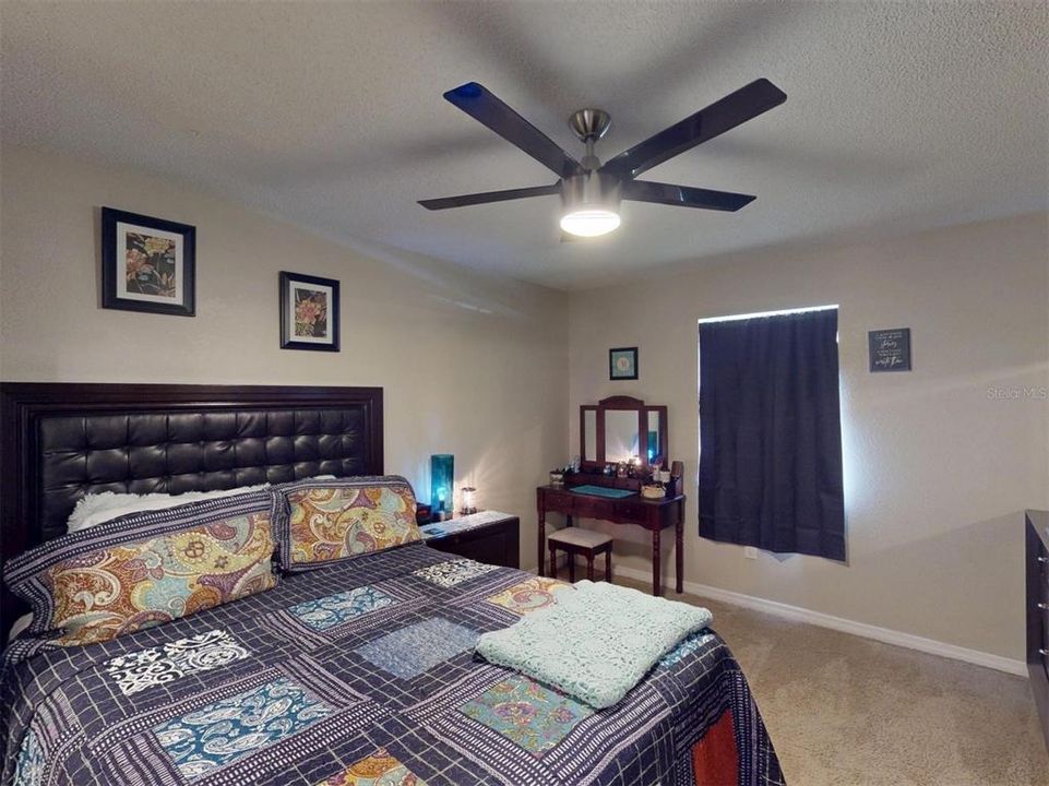 Activo con contrato: $214,900 (3 camas, 2 baños, 1282 Pies cuadrados)