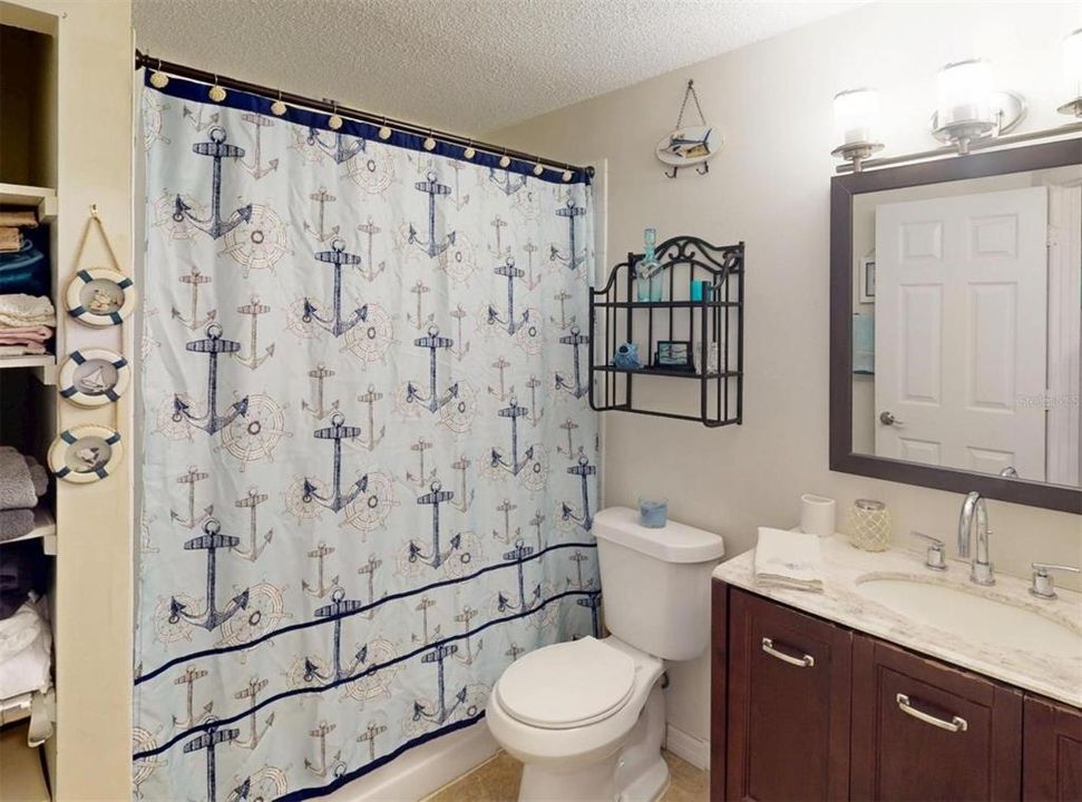 Activo con contrato: $214,900 (3 camas, 2 baños, 1282 Pies cuadrados)