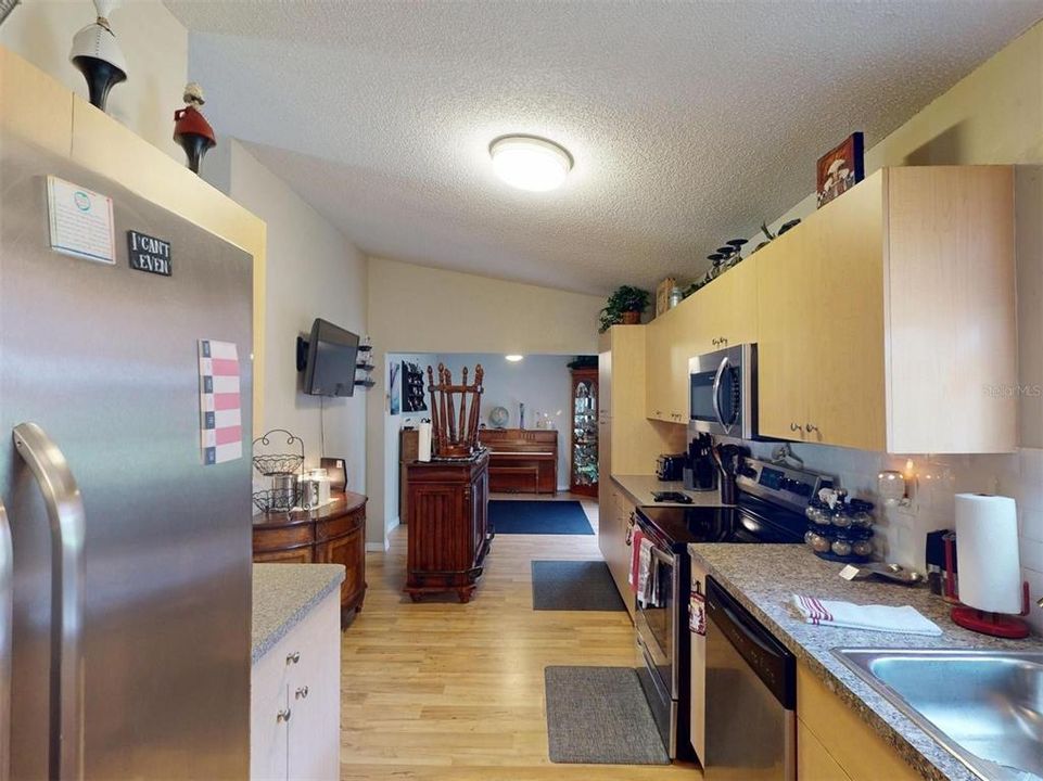 Activo con contrato: $214,900 (3 camas, 2 baños, 1282 Pies cuadrados)