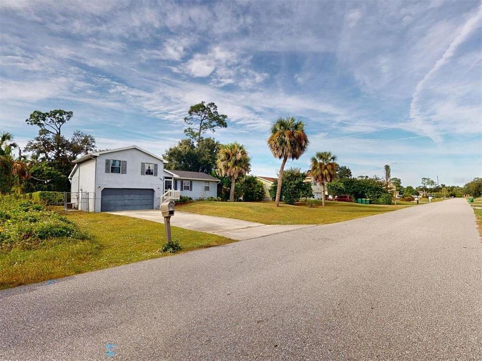 Activo con contrato: $214,900 (3 camas, 2 baños, 1282 Pies cuadrados)