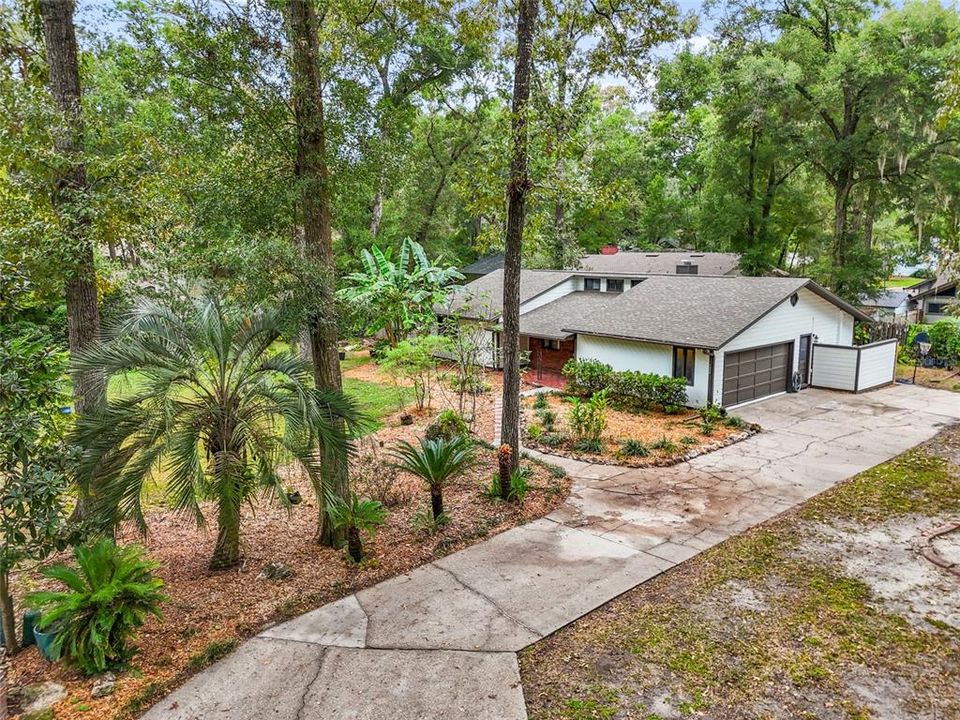 Active With Contract: $299,900 (3 beds, 2 baths, 1666 Square Feet)