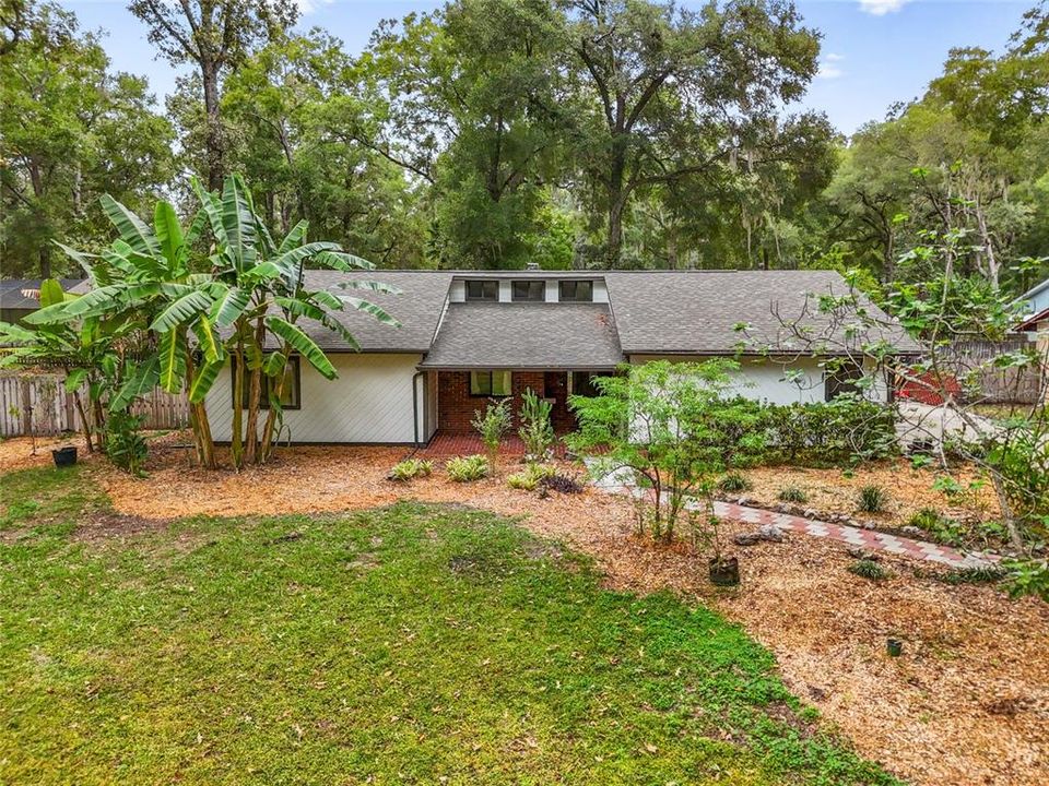 Active With Contract: $299,900 (3 beds, 2 baths, 1666 Square Feet)