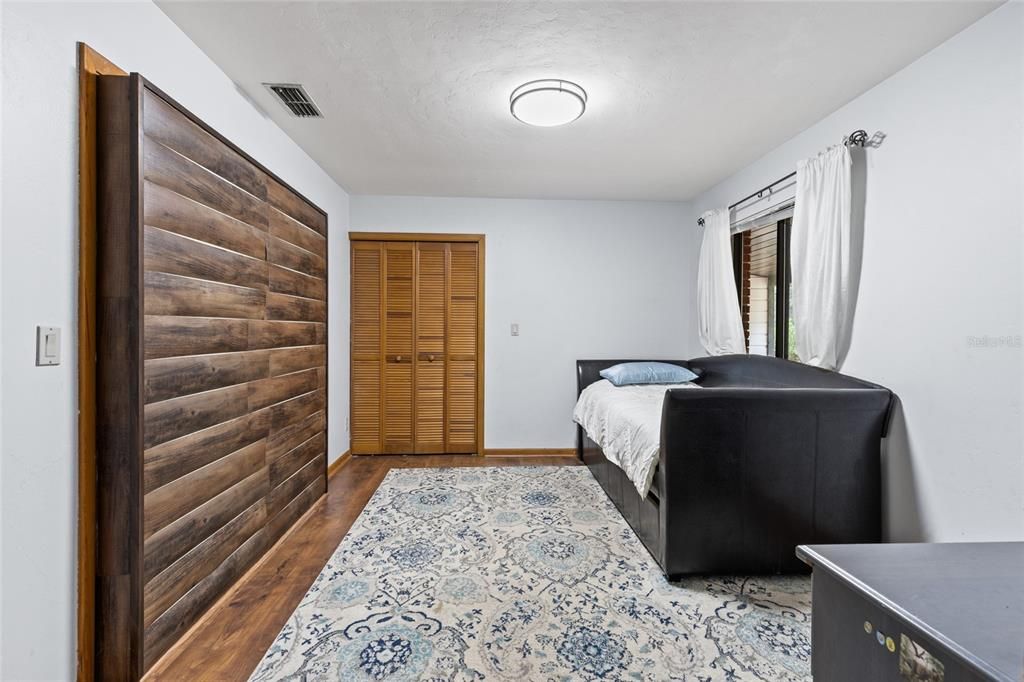 Active With Contract: $299,900 (3 beds, 2 baths, 1666 Square Feet)