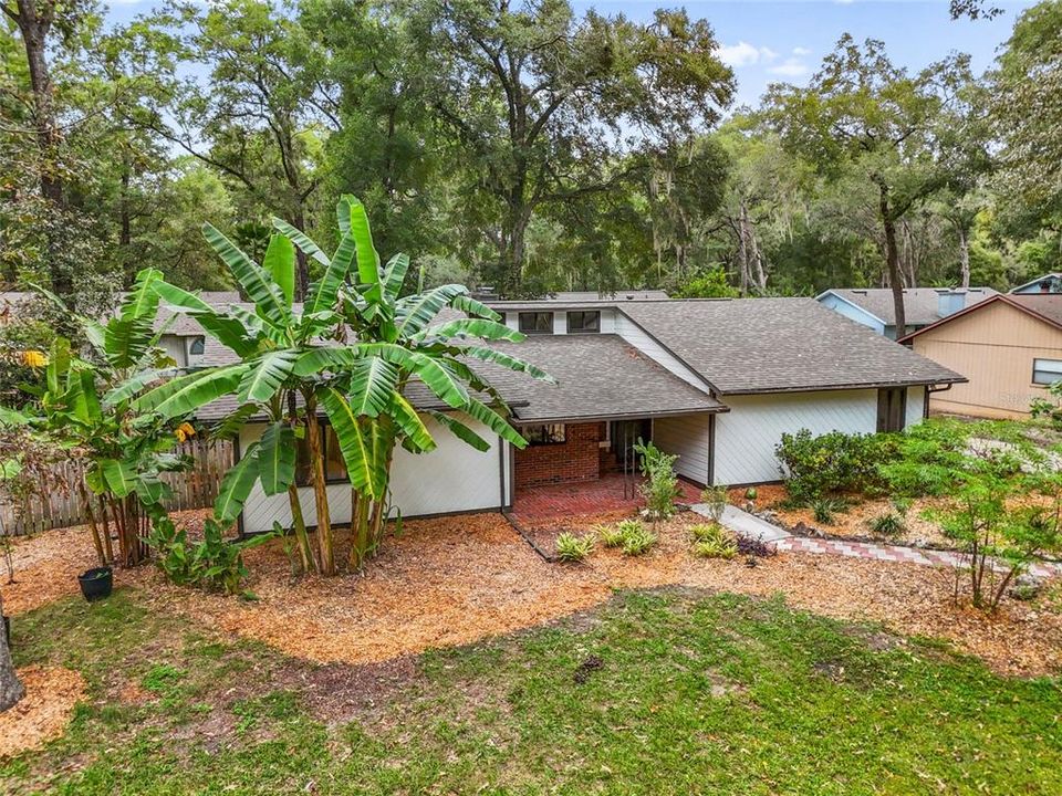 Active With Contract: $299,900 (3 beds, 2 baths, 1666 Square Feet)