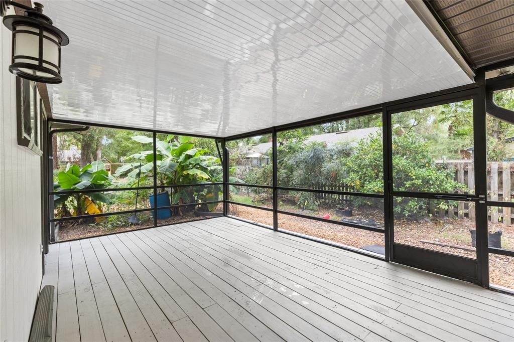 Active With Contract: $299,900 (3 beds, 2 baths, 1666 Square Feet)