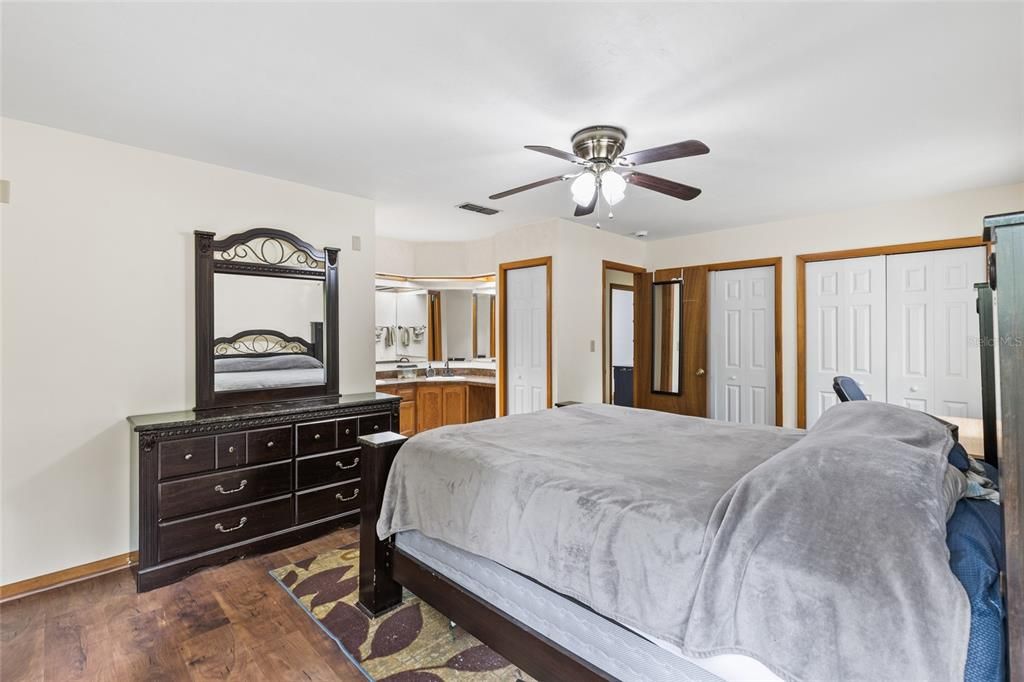 Active With Contract: $299,900 (3 beds, 2 baths, 1666 Square Feet)